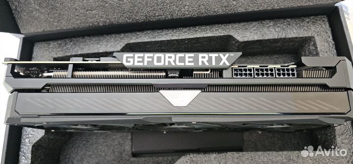 Asus ROG Strix GeForce RTX 3080 Ti OC 12GB