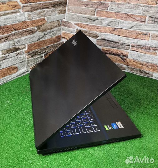 Игровой ноутбук Haier 17,3 i5 10го/GTX 1650TI/ssd