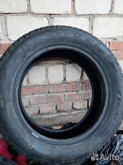 Pirelli Ice Zero FR 23.5/55 R18 104L