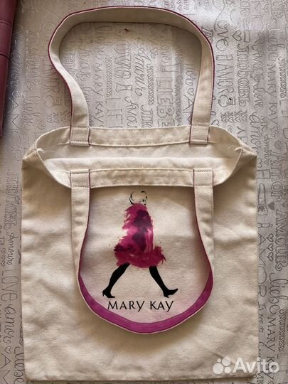 Аксессуары Mary Kay в ассортименте