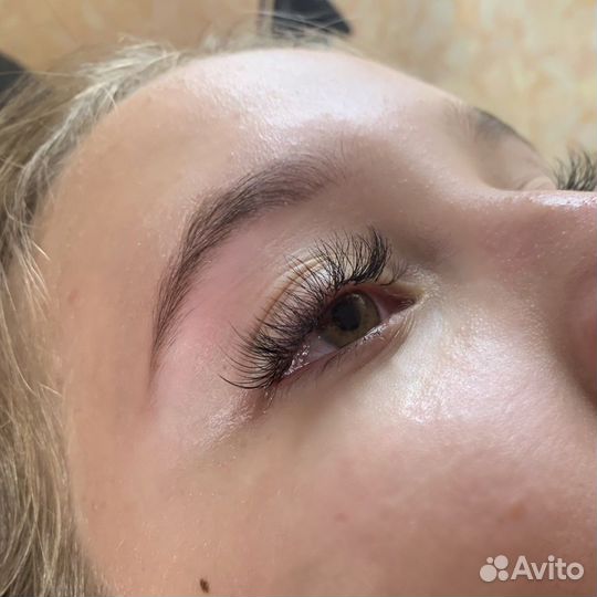 Наращивание ресниц и архитектура бровей