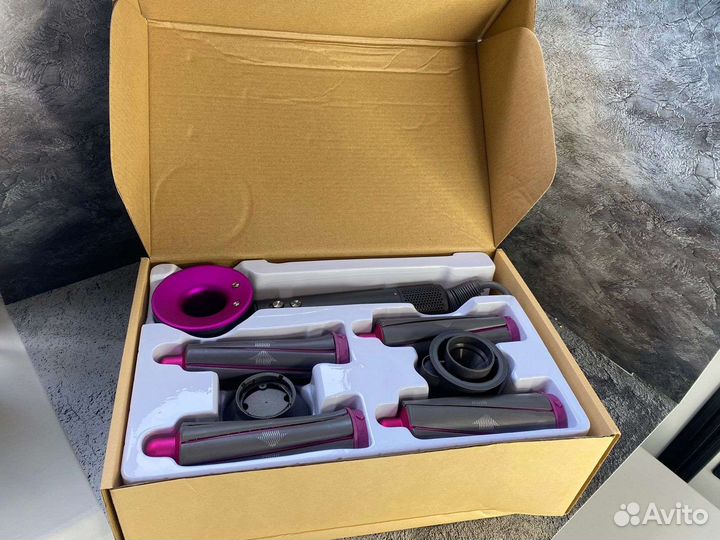 Фен Стайлер Dyson незаменимый помощник девушкам