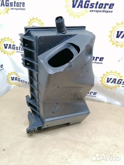Корпус воздушного фильтра Volkswagen Golf 4 2.3