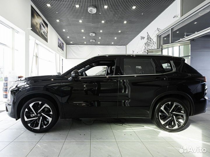 Mitsubishi Outlander 2.5 CVT, 2023
