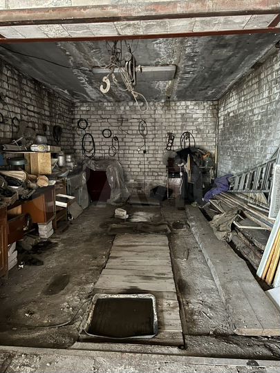 Гараж, > 30 м²