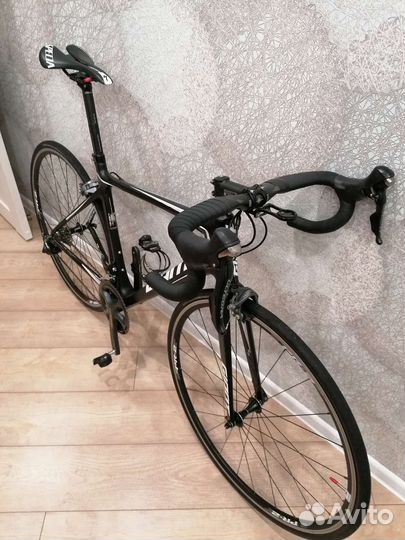 Велосипед шоссейный Giant карбон