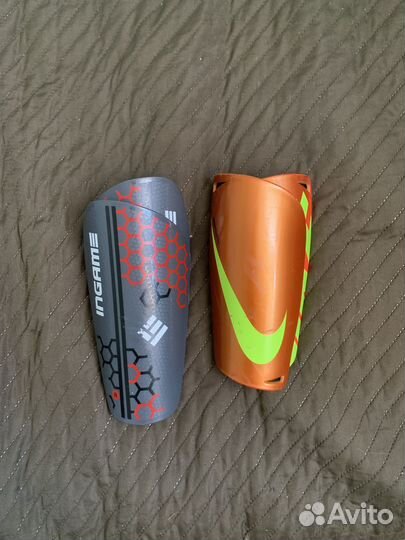 Футбольные щитки