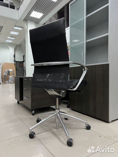 Кожаное кресло руководителя Haworth (Германия)