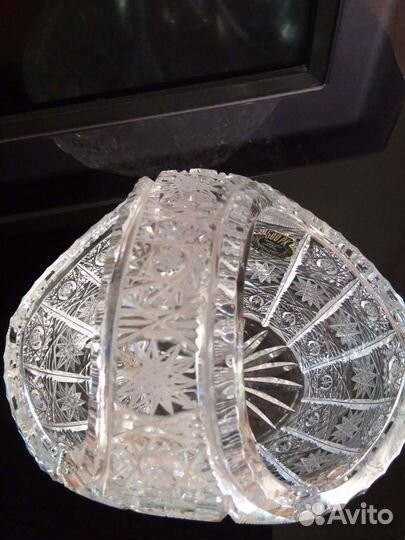 Хрустальная корзинка, ваза