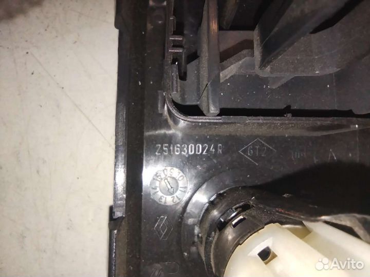 Кнопка включения дифференциала Renault Duster