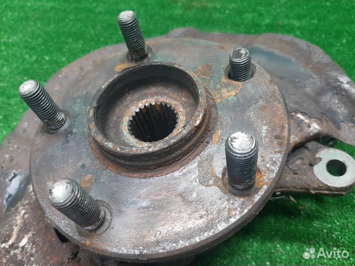 Кулак передний правый Lexus RX300 (MCU15) 2002