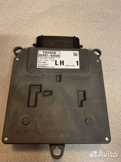 Блок правой фары Toyota RAV4 89908-42060