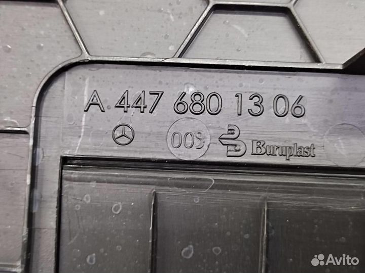 Накладка порога внутренняя W447 V-class 622.851