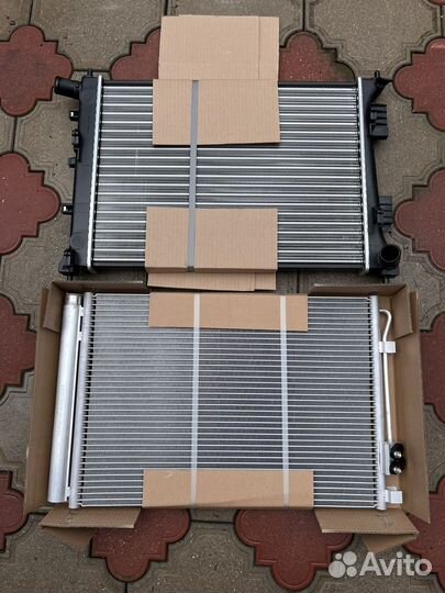 Радиатор охлаждения Хундай Солярис 2010-217