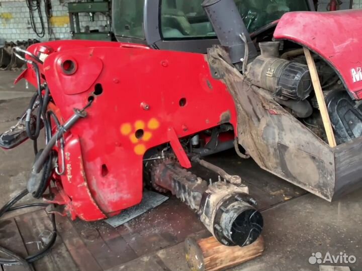 На разборке Маниту Manitou