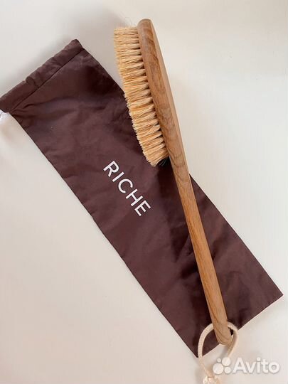 Щетка массажная Riche