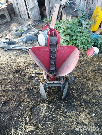 Картофелесажалка для мотоблока