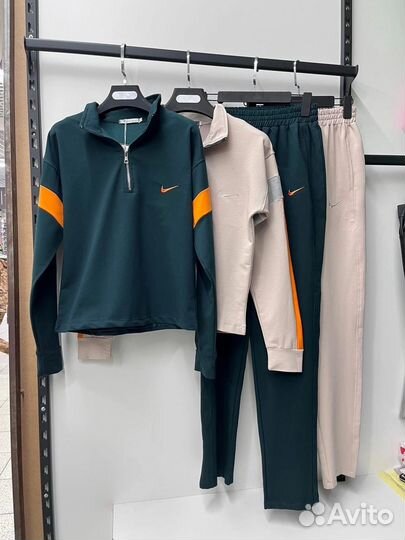 Спортивный костюм женский