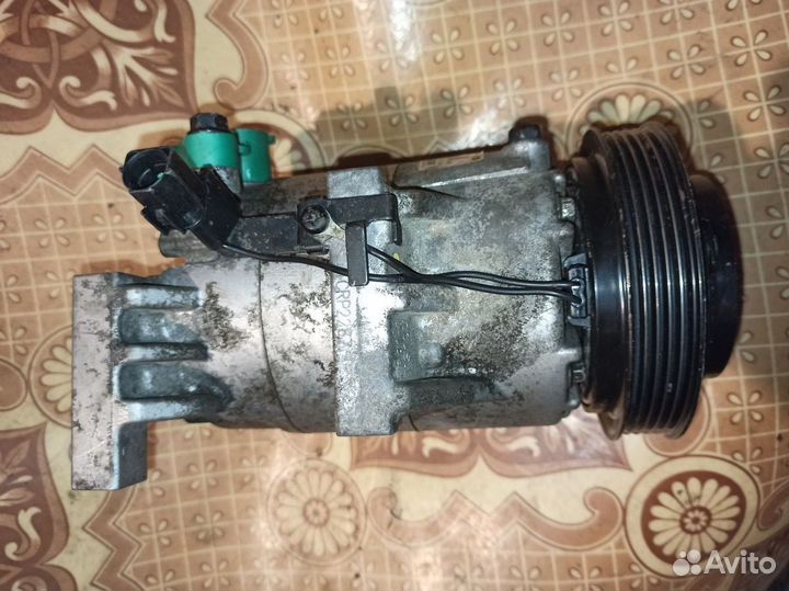 Б/У Б/У Компрессор кондиционера 977013X100