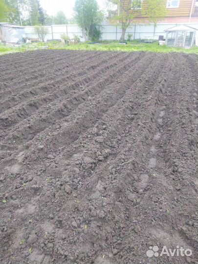 Вспашка земли мотоблоком