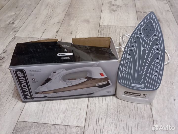 Утюг новый ладомир