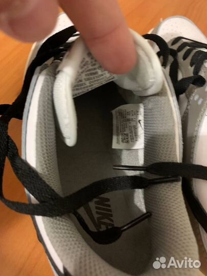 Кроссовки Nike