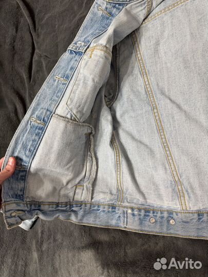 Джинсовая куртка levis