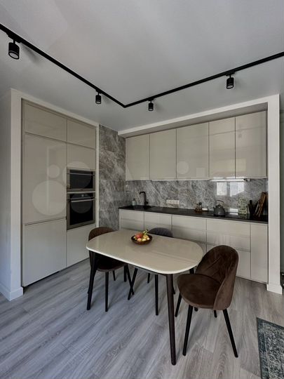 2-к. квартира, 75 м², 9/9 эт.