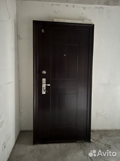 Дверь входная бу метеллическая