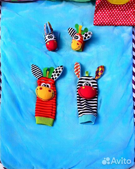 Развивающий коврик для малыша валик