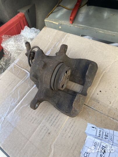 Передние суппорта VW Passat b3