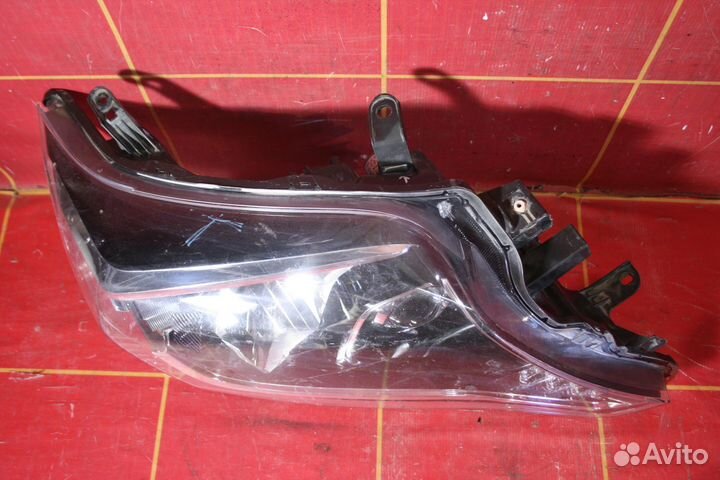 Фара правая Toyota Land Cruiser Prado