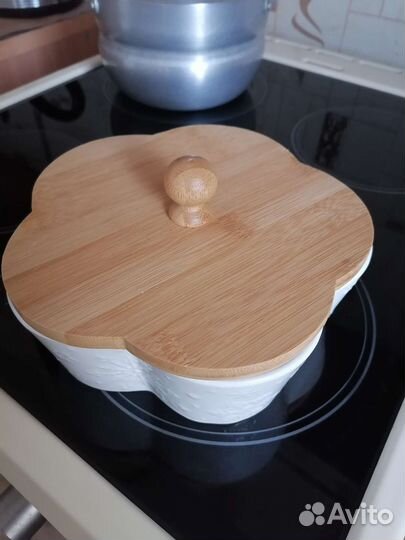 Контейнер для хранения продуктов. новый