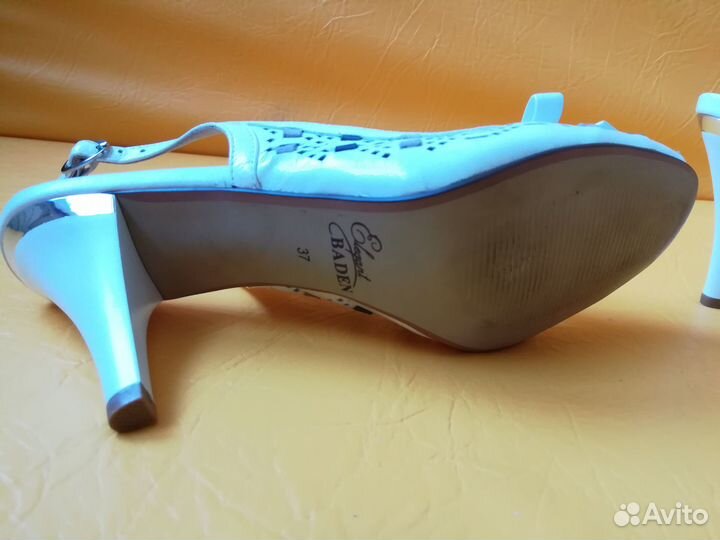 Босоножки новые, р.37, кожаные, Baden Elegant