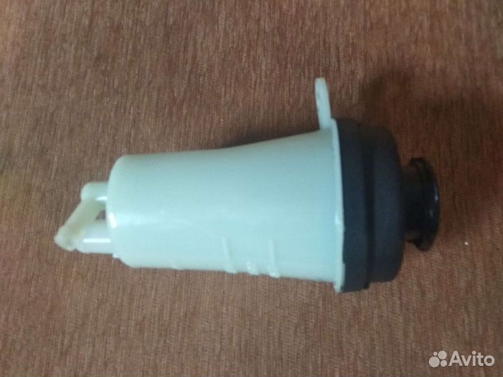 Бачок гидроусилителя руля на Форд фокус 2-3