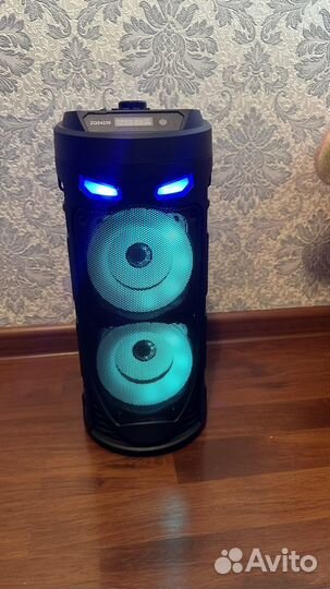 Музыкальная портативная колонка с bluetooth новая