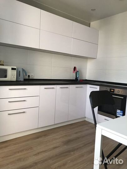 Продам кухню белый глянец. Новая