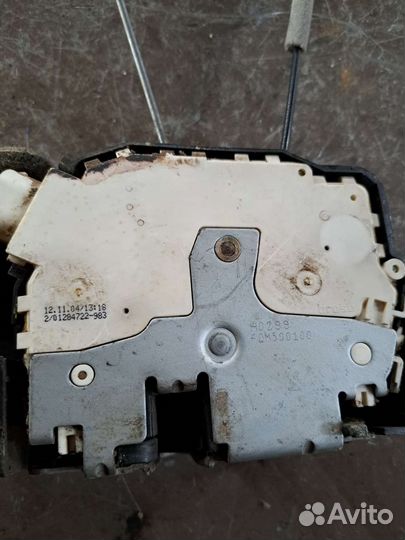 Замок двери задний Range Rover Vogue