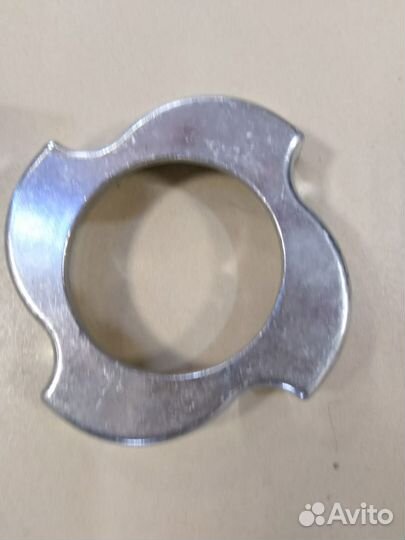 Гайка на корпус мясорубки Мулинекс