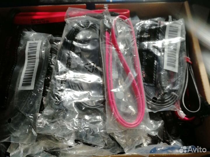 SATA кабель много, коробка
