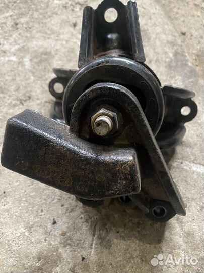 Подушка двигателя Kia Ceed 2 JD