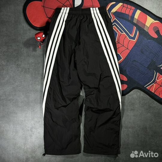 Широкие штаны Adidas