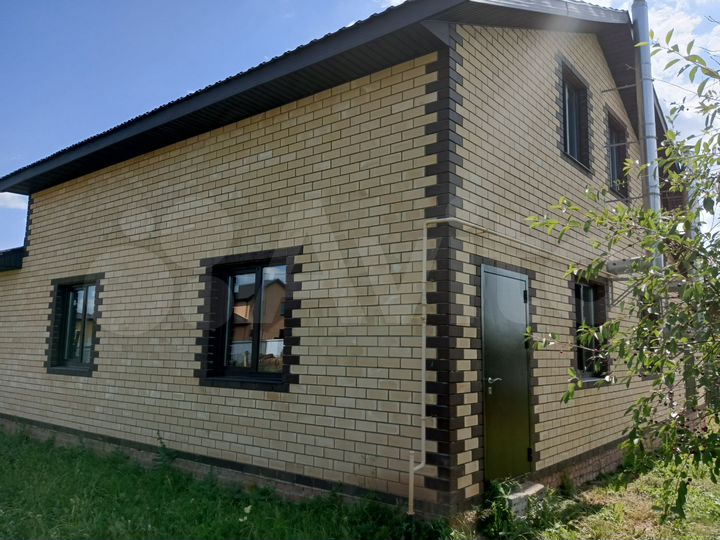 Дом 180 м² на участке 7,5 сот.