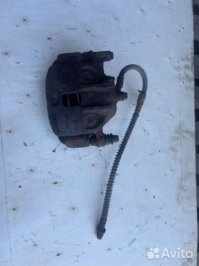 Hyundai Accent Суппорт Передний правый