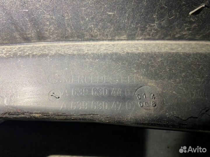 Крыло правое Mercedes Viano W639