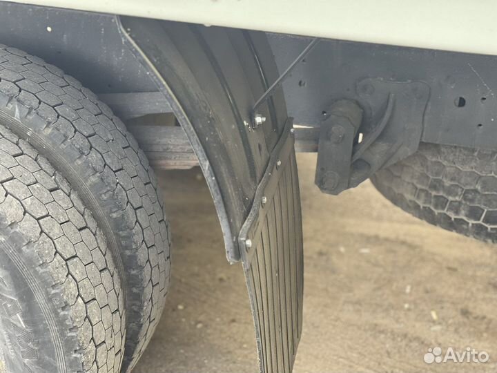 Isuzu NQR75 с КМУ, 2010