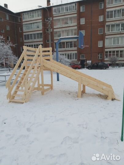 Зимние деревянные горки