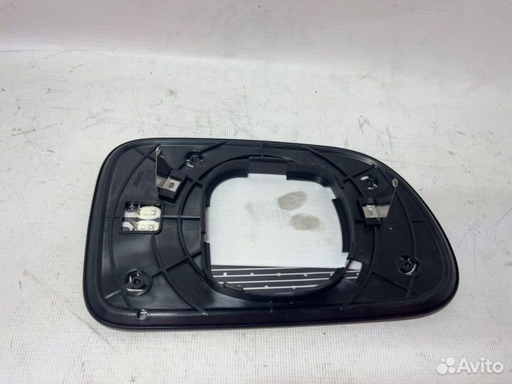 Зеркальный элемент левый Ssangyong Kyron