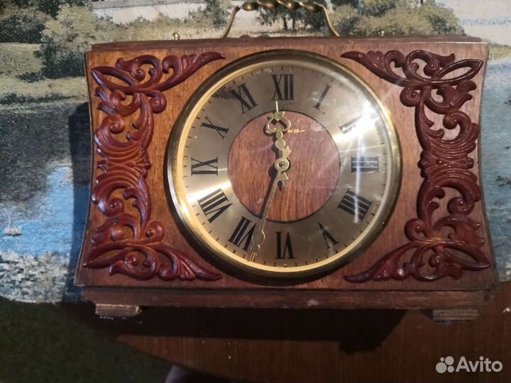 Настольные часы весна с ключом