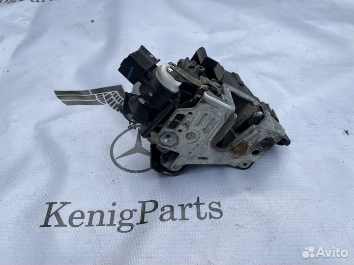 Замок левой двери clk w208